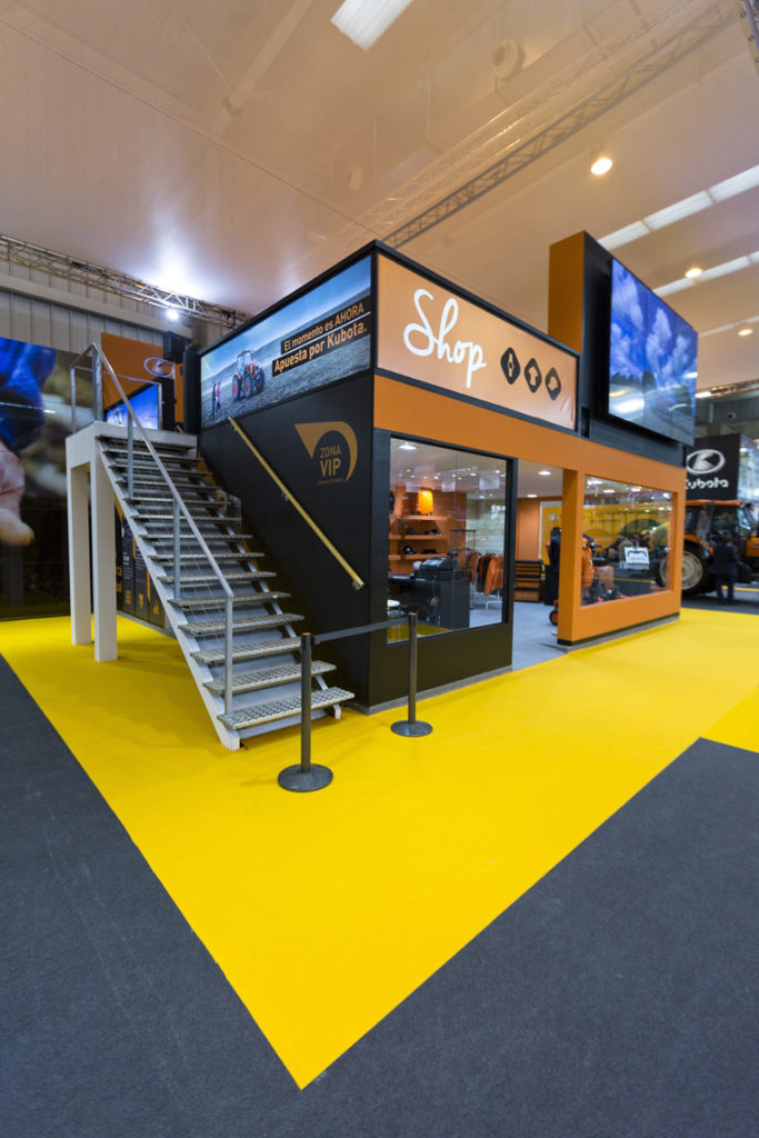 Montaje de stands para ferias FEMA Kubota 11