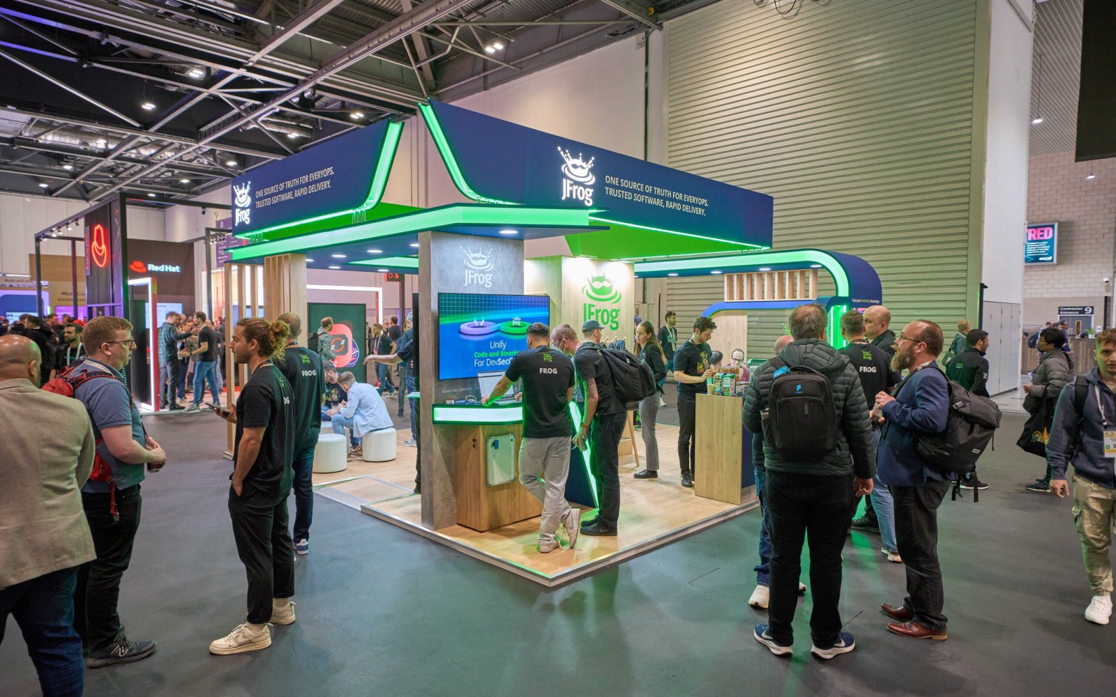 STAND DE JFROG EN KUBECON