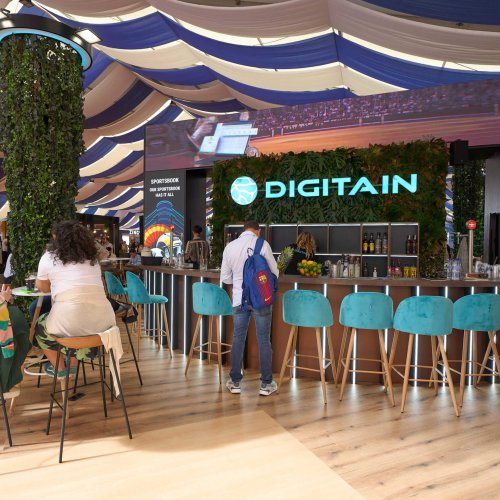stand digitain